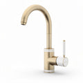 Grifo de cocina de latón con diseño blanco y dorado altura 30 cm